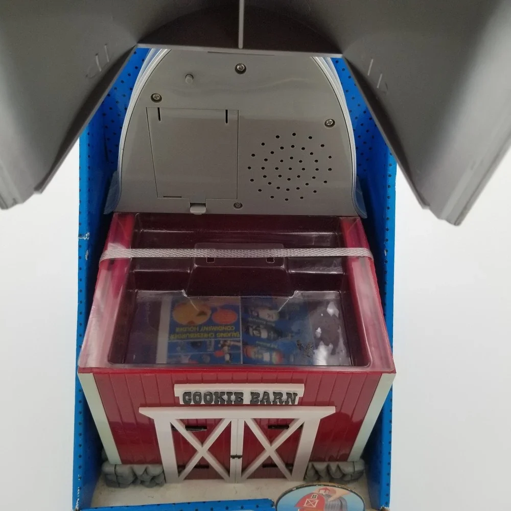 Brand New Cookie Jar that Plays the Green Acre's Theme Song when Opened! Tested